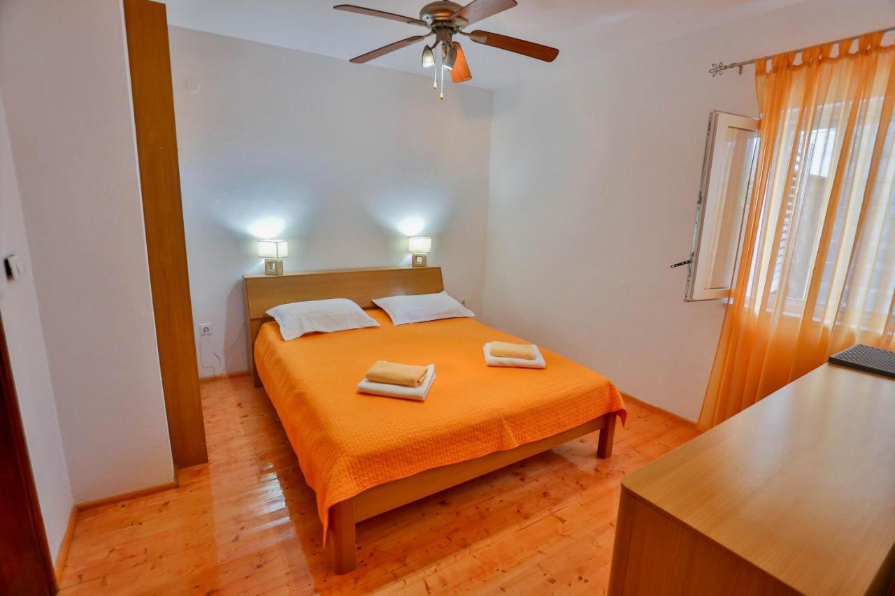 Apartments With A Parking Space Sutivan, Brac - 752 Extérieur photo