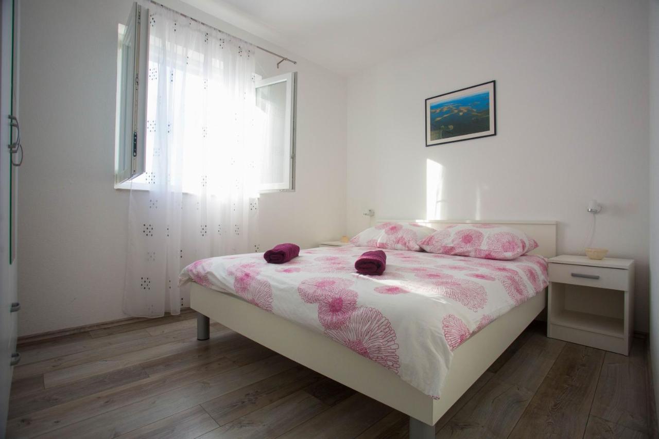 Apartments With A Parking Space Sutivan, Brac - 752 Extérieur photo