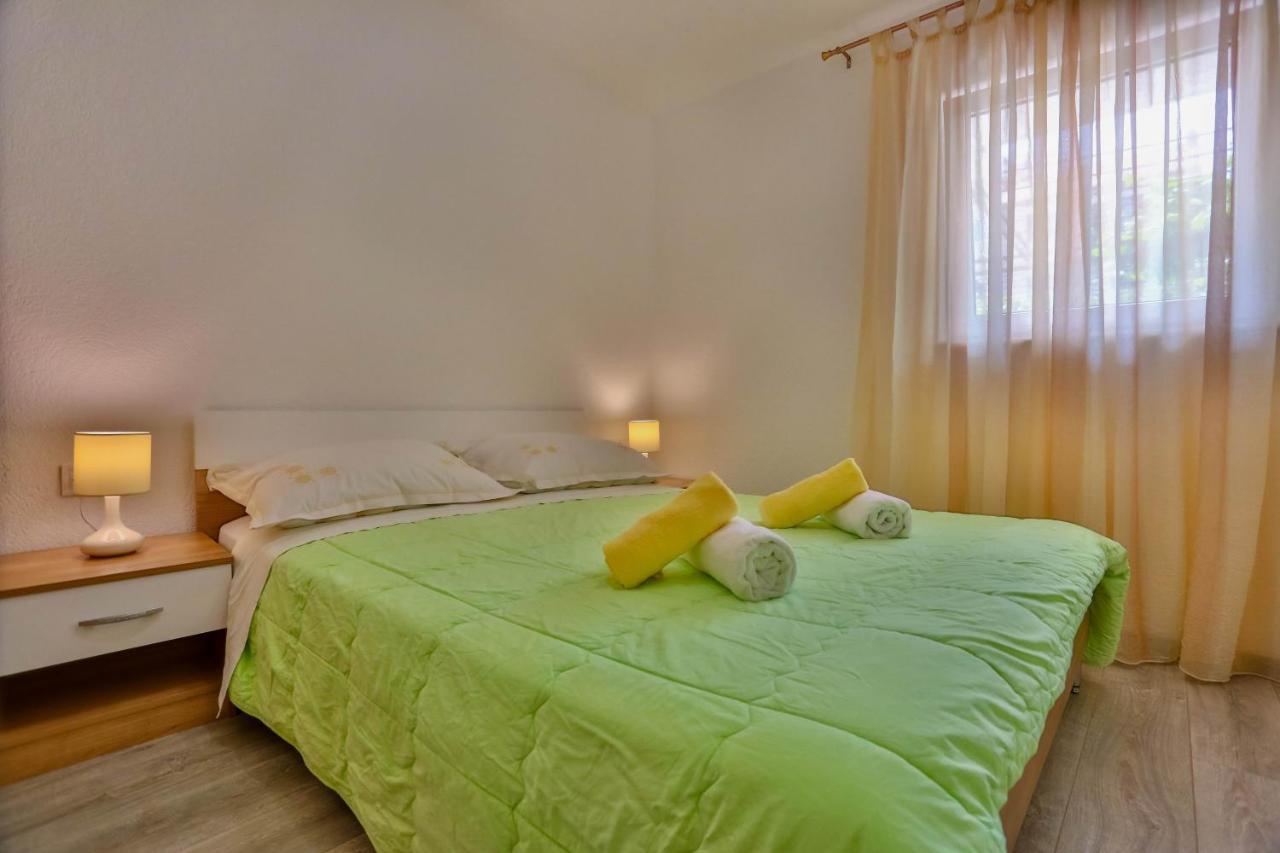 Apartments With A Parking Space Sutivan, Brac - 752 Extérieur photo